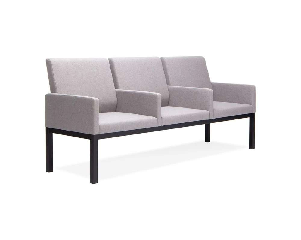 Диван трехместный с подлокотниками между сиденьями Norman