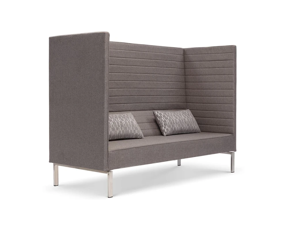 Диван трехместный с высокой спинкой Shelby