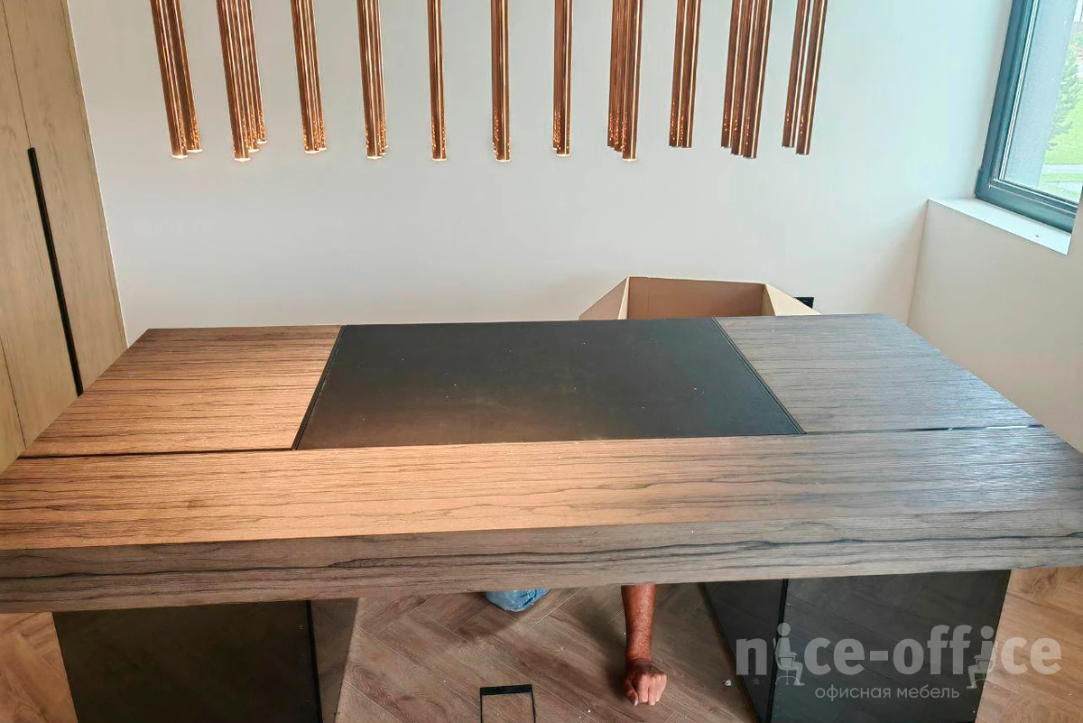 Стол руководителя GS-1N Glass.Go фото в интерьере 2